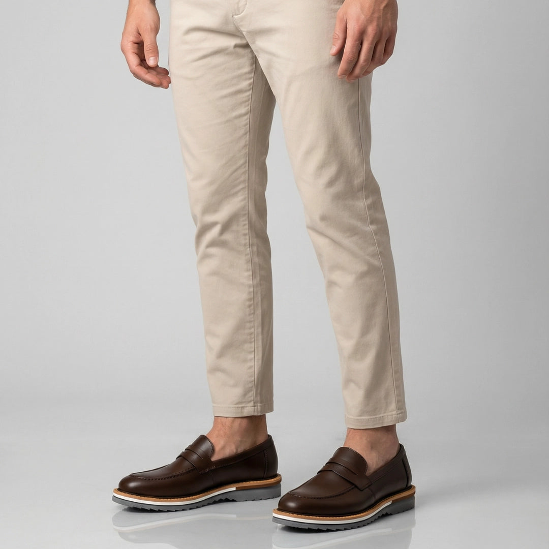 detalhe do couro premium café do loafer Harold