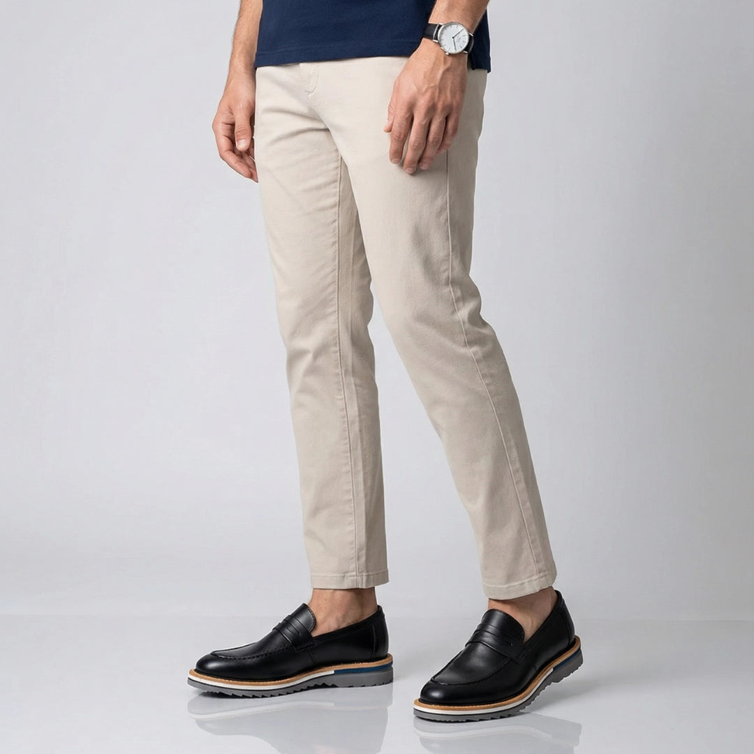 acabamento artesanal do sapato loafer Harold preto