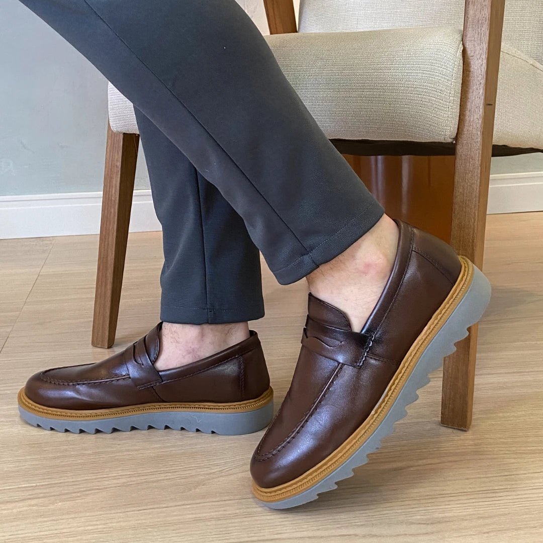 Sapato Loafer Masculino Tratorado Louis Café
