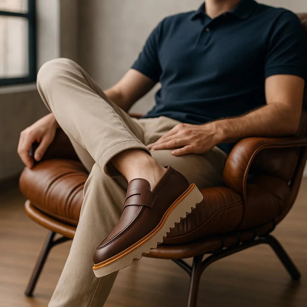 Sapato Loafer Masculino Tratorado Louis Café