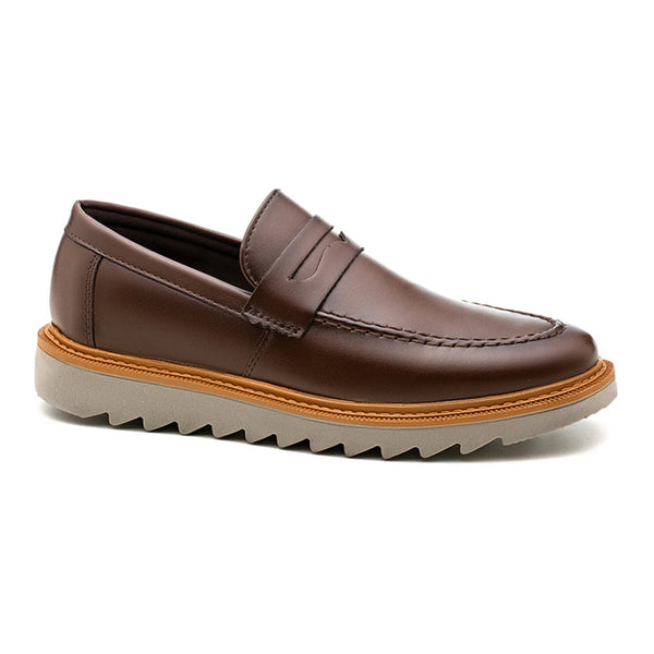 Sapato loafer Louis café com jeans escuro