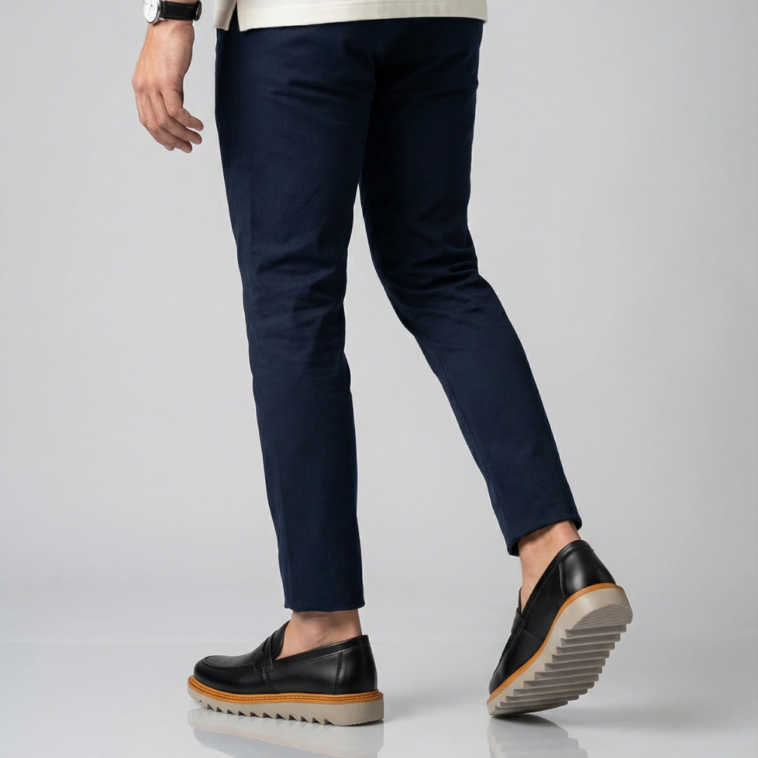 Sapato loafer masculino preto em couro premium com solado tratorado