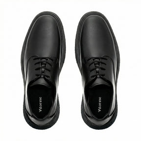 Derby Monaco All Black com design minimalista