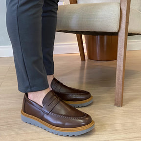 Sapato Loafer Masculino Tratorado Louis Café