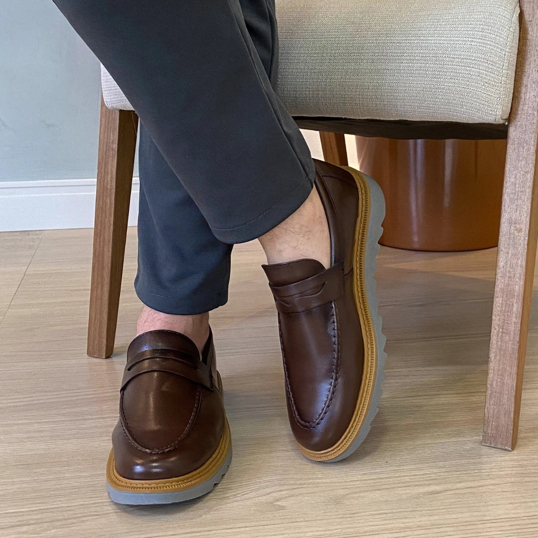 Sapato Loafer Masculino Tratorado Louis Café