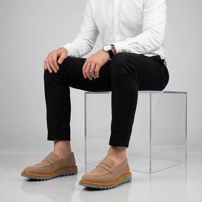 Loafer masculino ginger Vitorine com calça chino preta slim fio