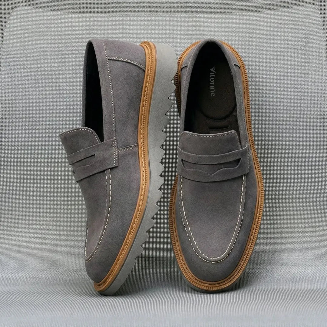 Loafer casual masculino em camurça premium na cor titanio
