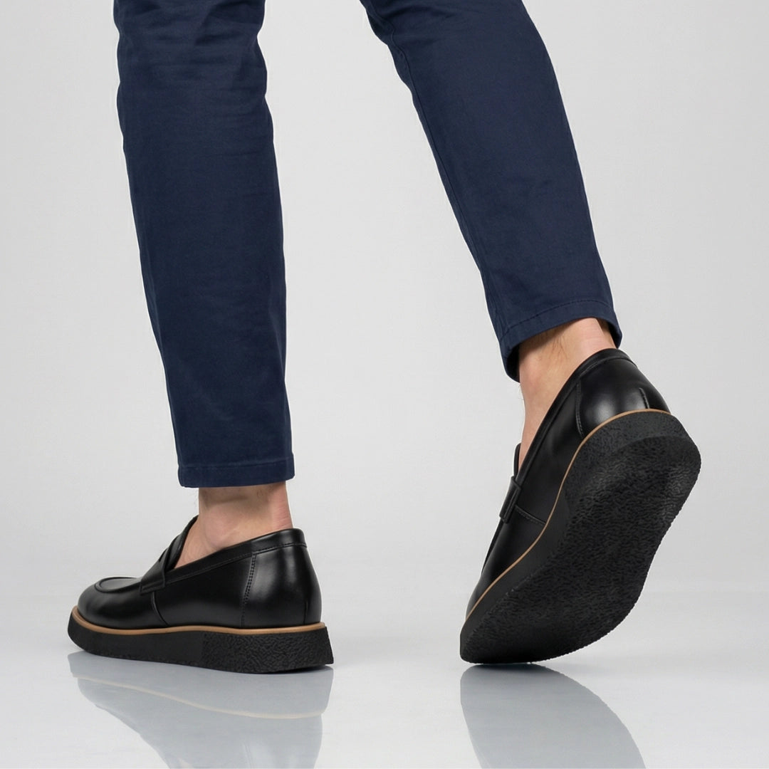 Sapato loafer masculino preto robusto com solado New Crepe