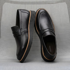 Sapato loafer preto moderno para trabalho e eventos