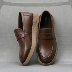 Loafer masculino café em couro premium com solado borracha natural