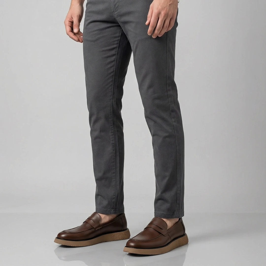 Sapato loafer café em couro premium para trabalho e eventos