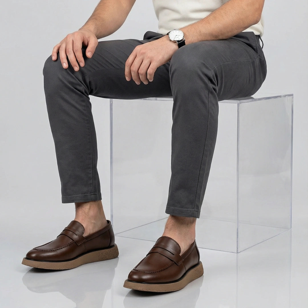 Sapato loafer masculino café moderno para trabalho